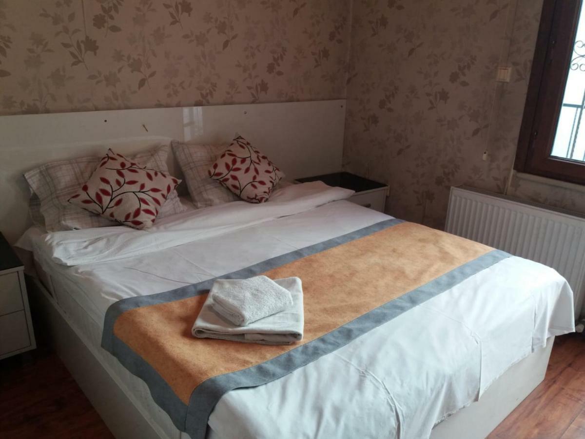 Full House Boutique Hotel Istanboel Buitenkant foto